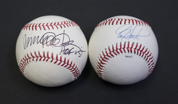 Lot Of 2 Signed Baseballs - Barry Larkin & Ryne Sandberg 